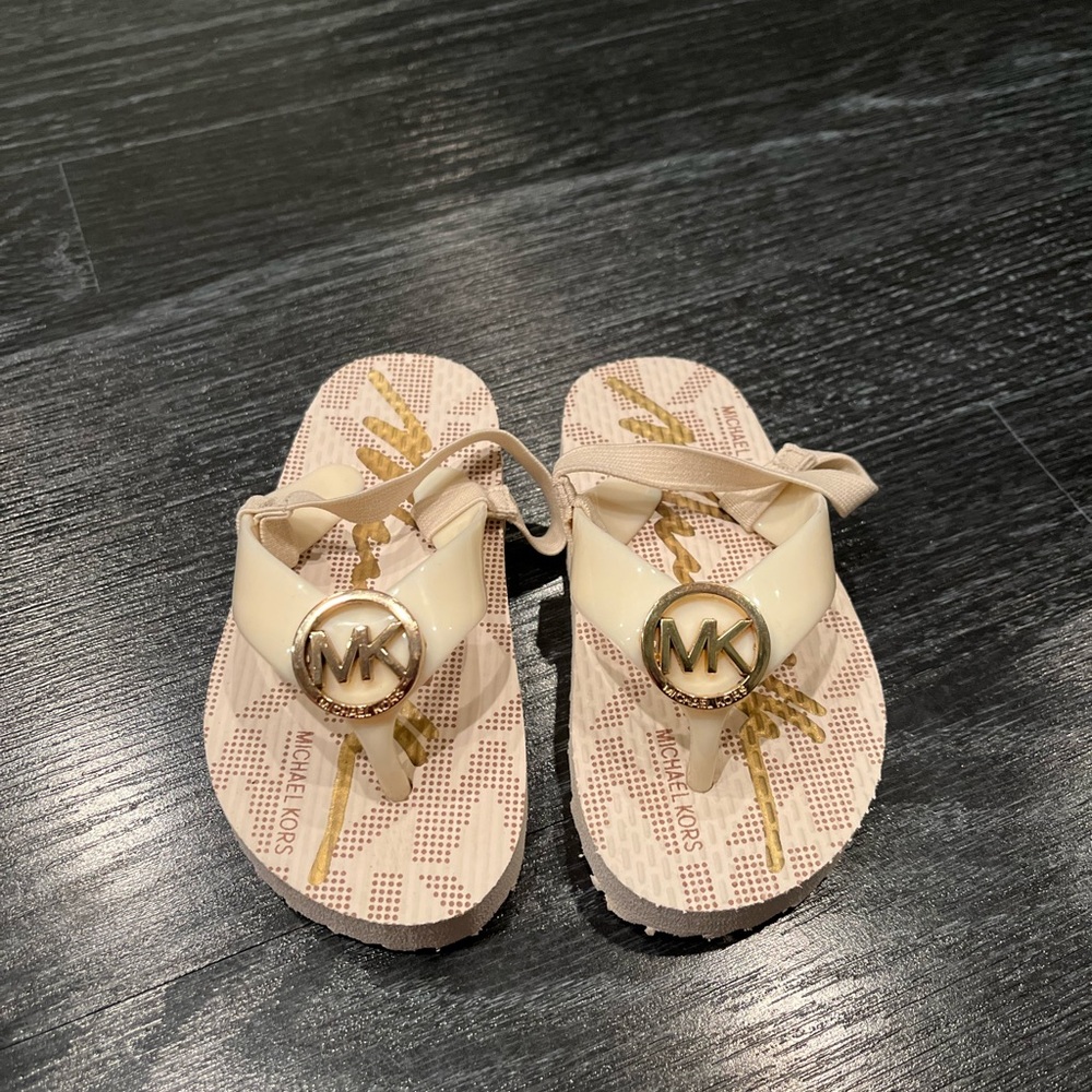 Michael Kors Jetset flip flops sandals shoes vanilla Toddlers Girls new - Picture 4 of 9